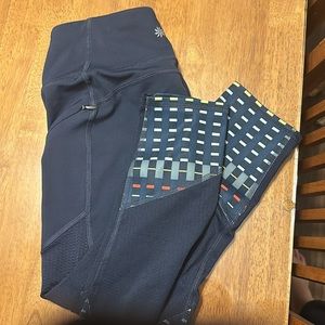 Athleta Timeless Contender Capri Navy Legging